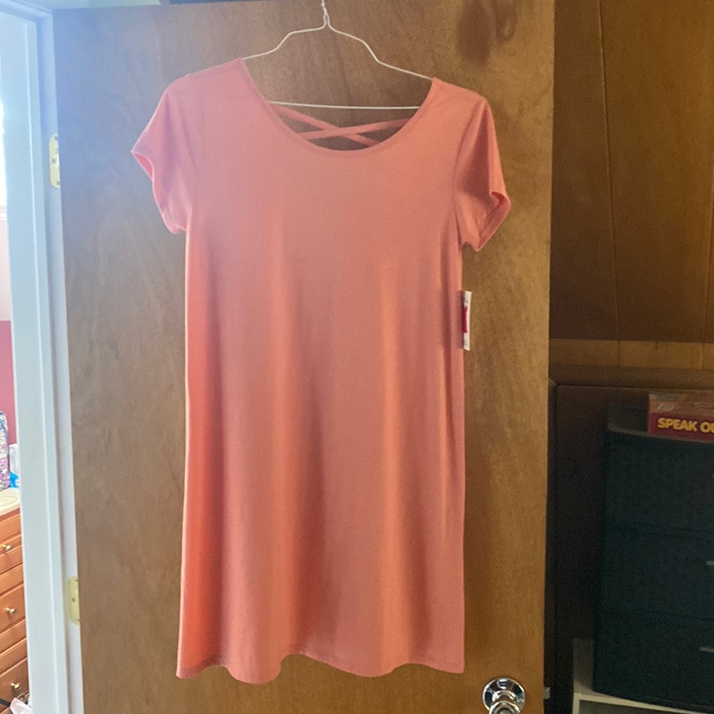Salmon tshirt dress with crisscross back.